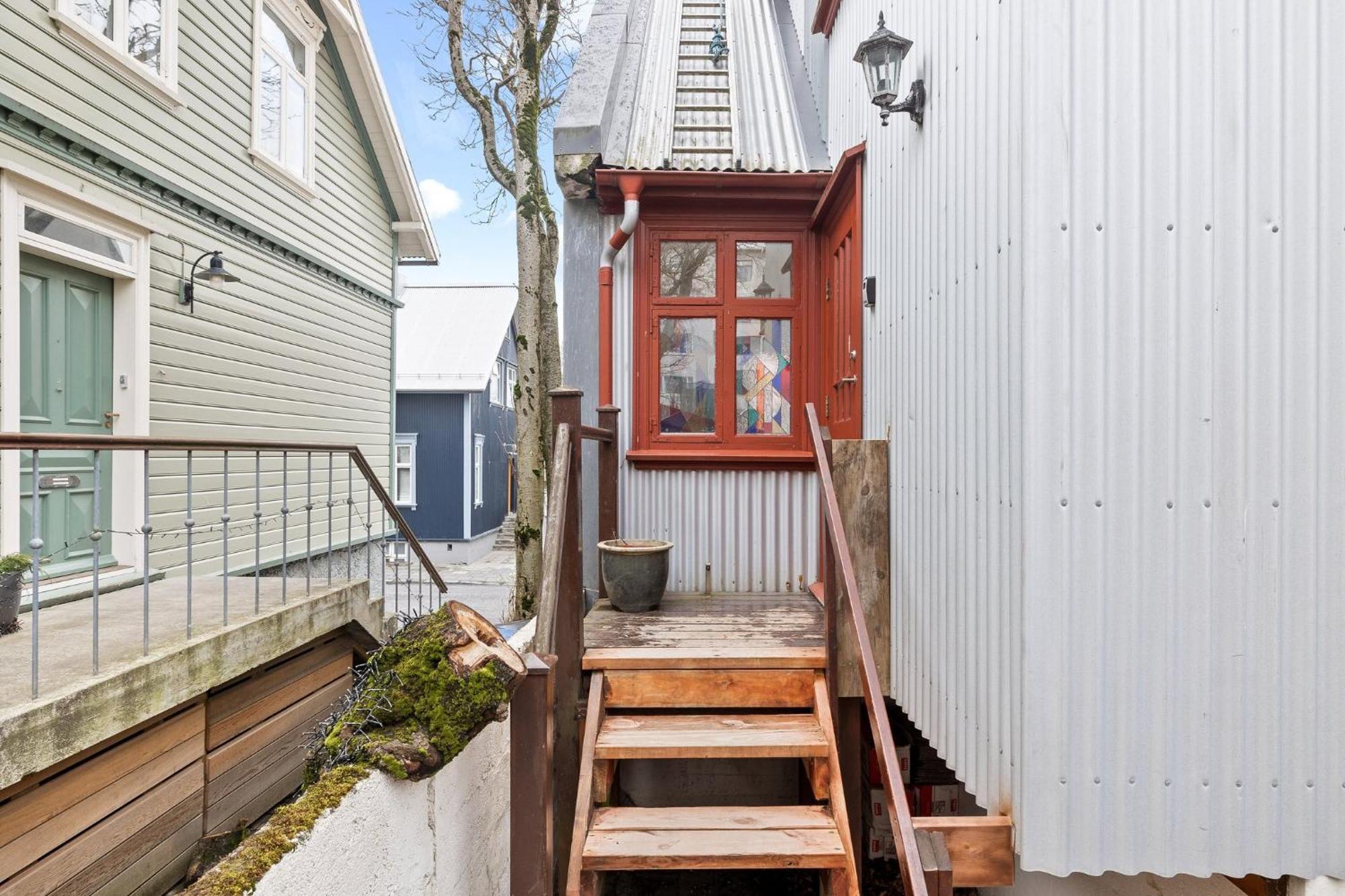 Downtown Reykjavik Baldursbra Holiday Home Exterior photo