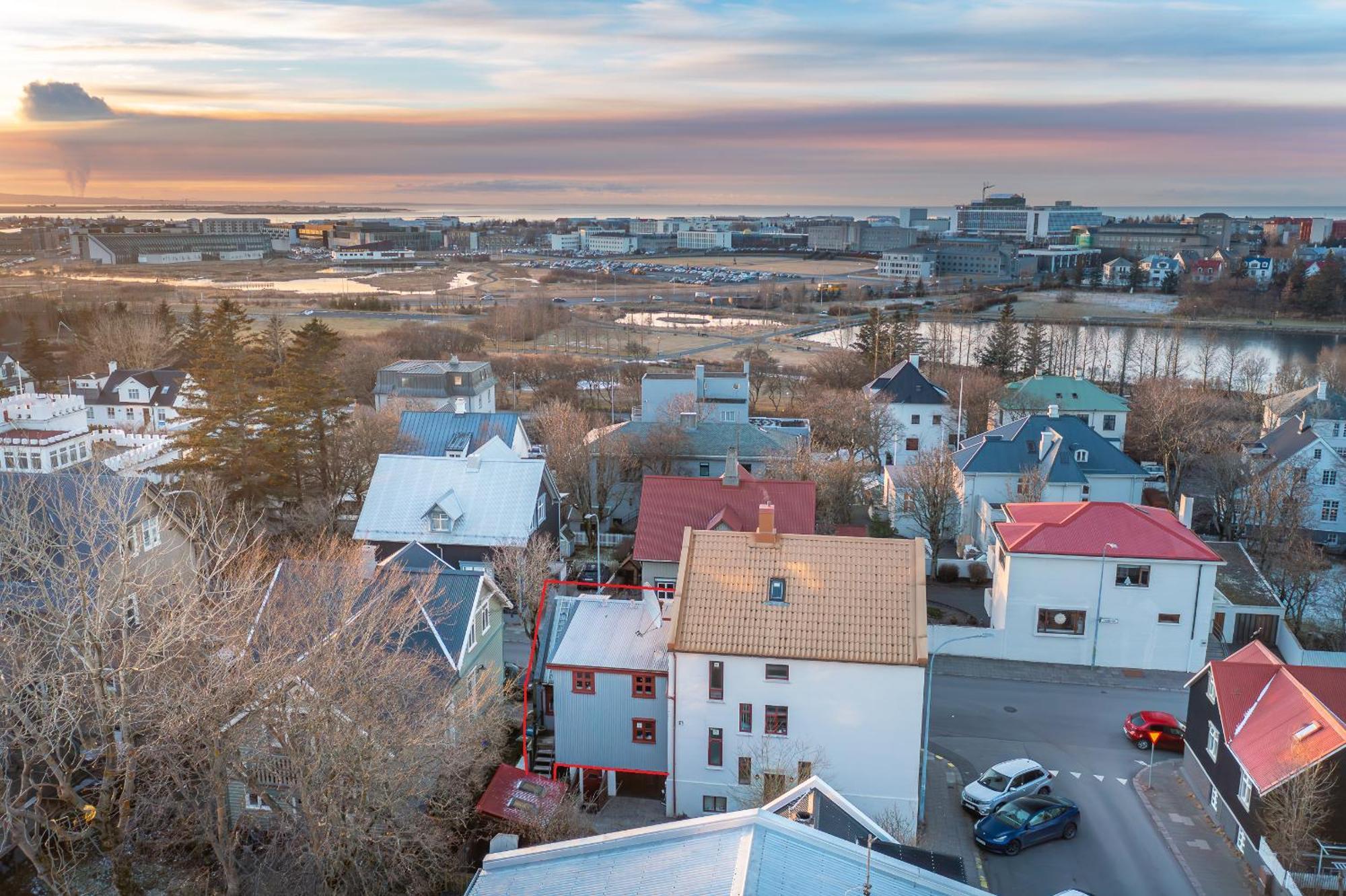 Downtown Reykjavik Baldursbra Holiday Home Exterior photo
